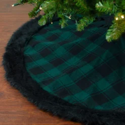 48 Inch And Smaller*Northlight 48" Green And Black Plaid Christmas Tree Skirt With Faux Fur