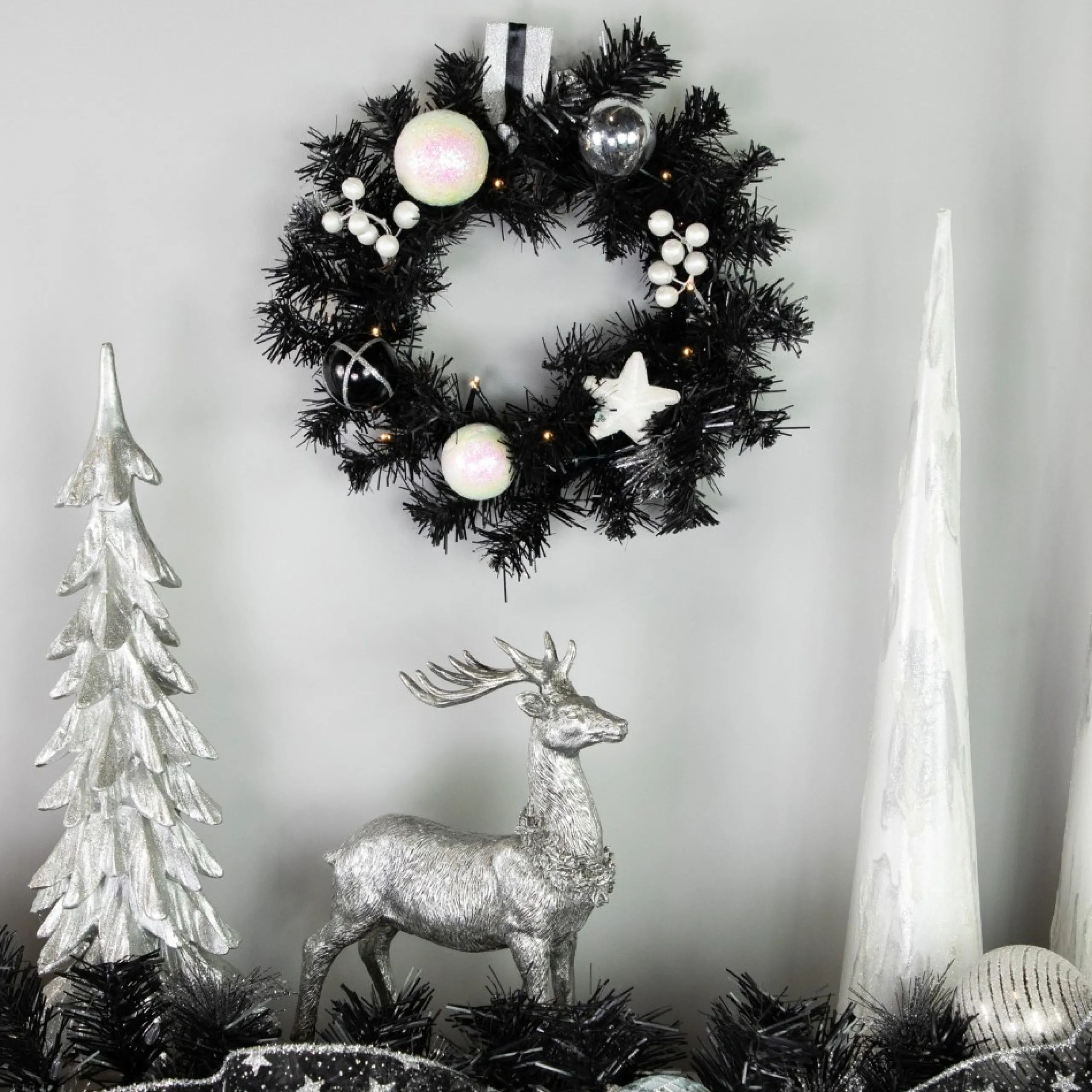 Specialty Wreaths*Northlight 16" Pre-Lit Decorated Black Pine Artificial Christmas Wreath, Cool White Led Lights