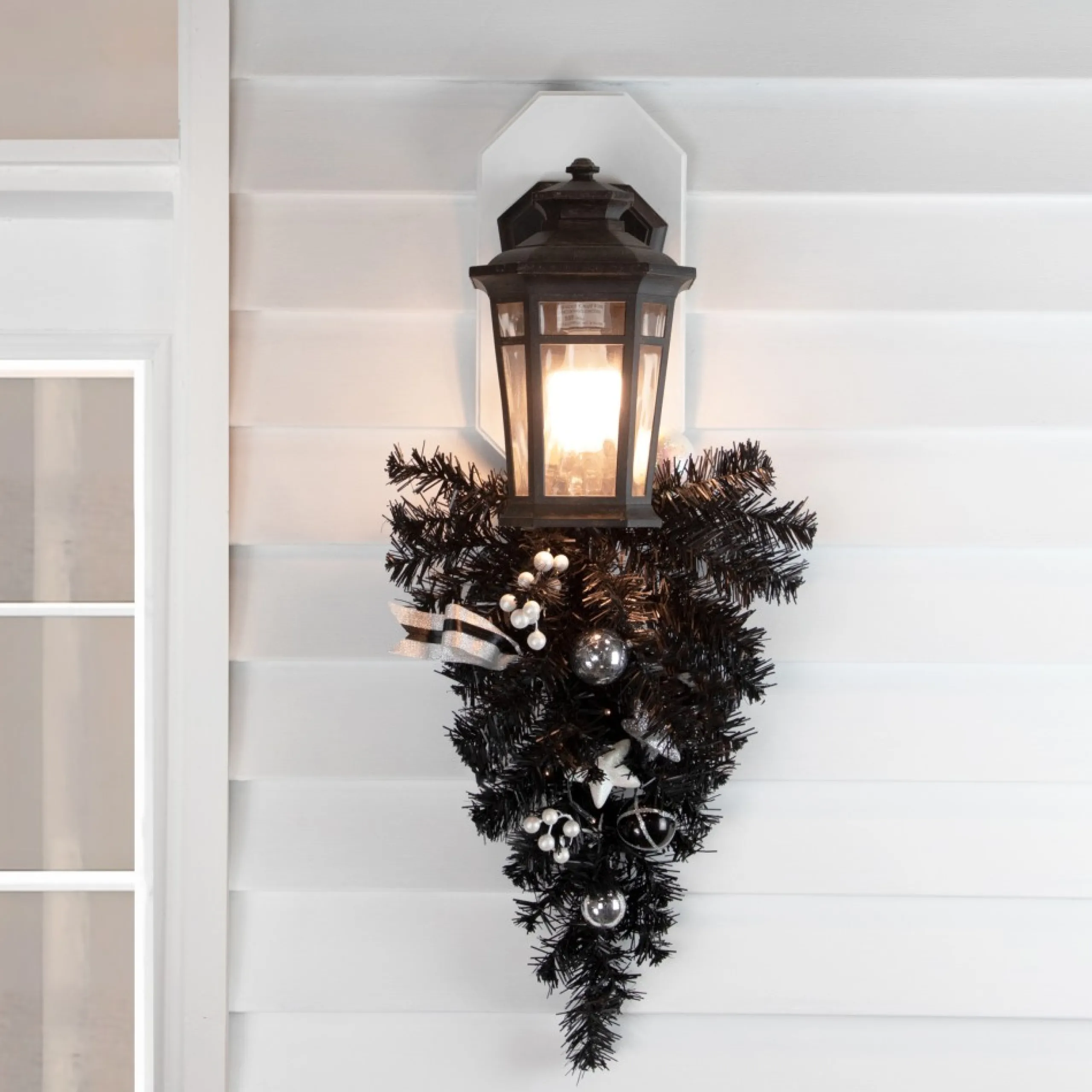 Pre-Lit Teardrops*Northlight 20" Pre-Lit Decorated Black Pine Artificial Teardrop Christmas Swag, Warm White Led Lights