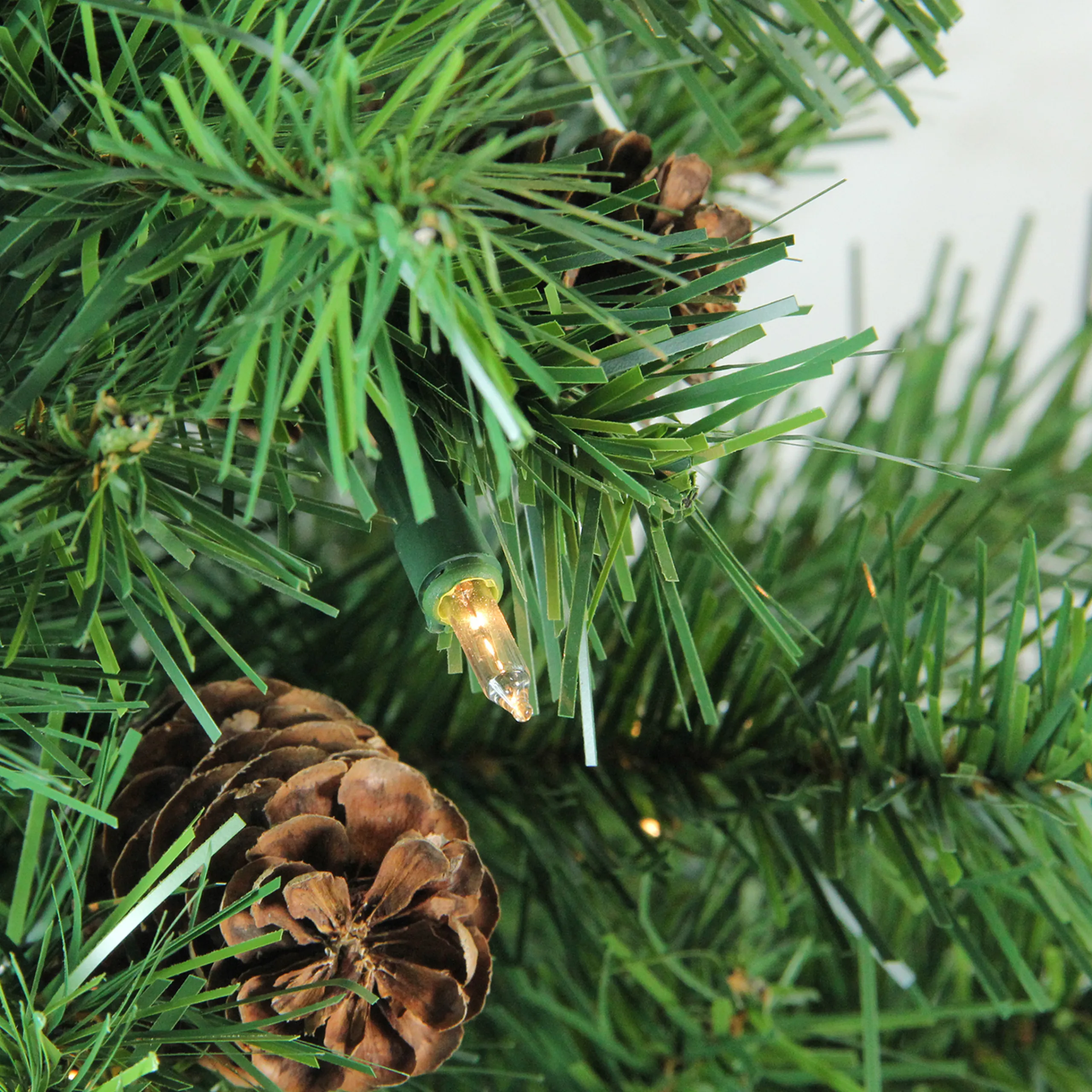 Northlight 3 And 3.5 Feet Tall>3' Pre-Lit Green Medium Dakota Pine Artificial Christmas Tree - Clear Dura-Lit Lights