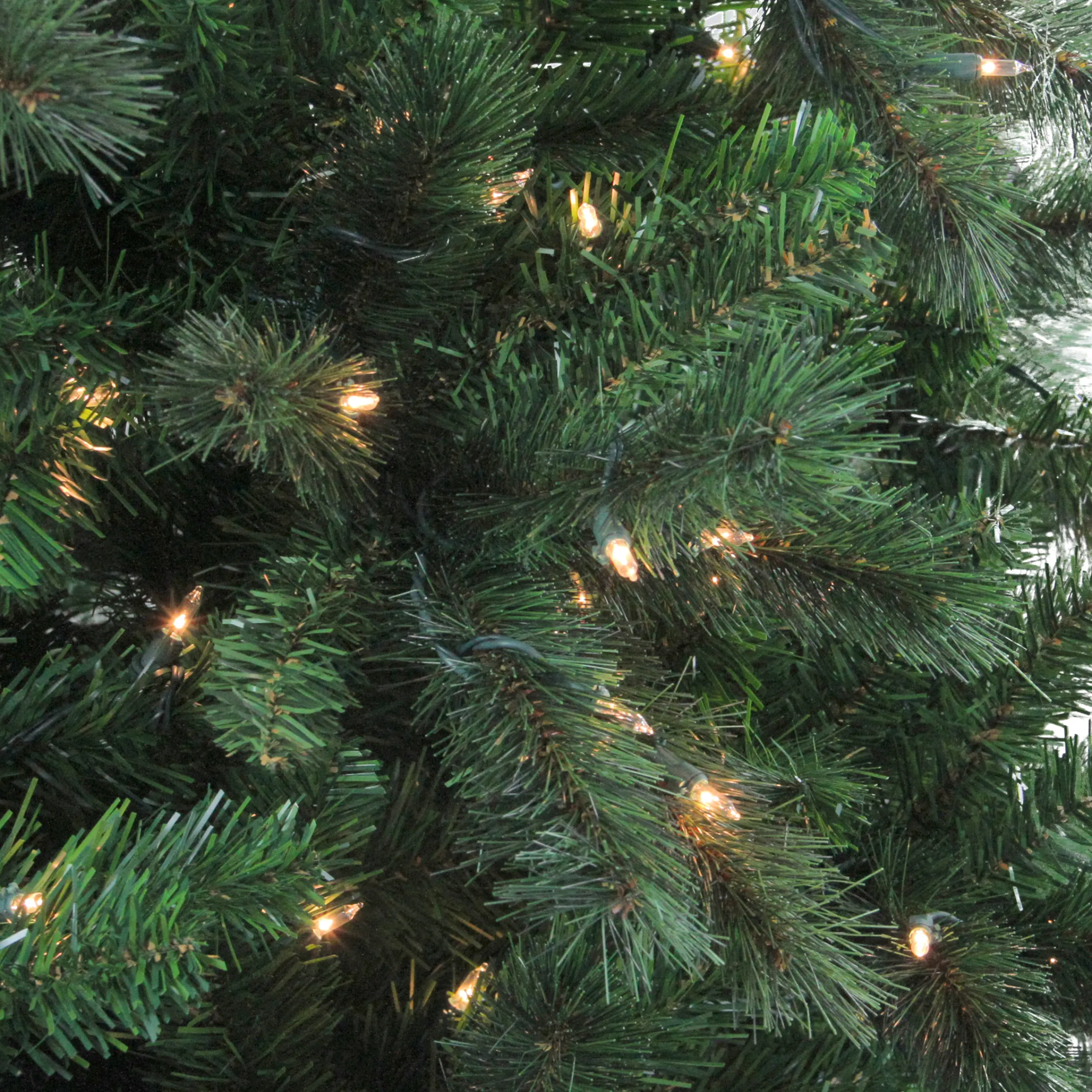 Northlight 7 And 7.5 Feet Tall>7.5' Pre-Lit Medium Mixed Scotch Pine Artificial Christmas Tree - Clear Lights