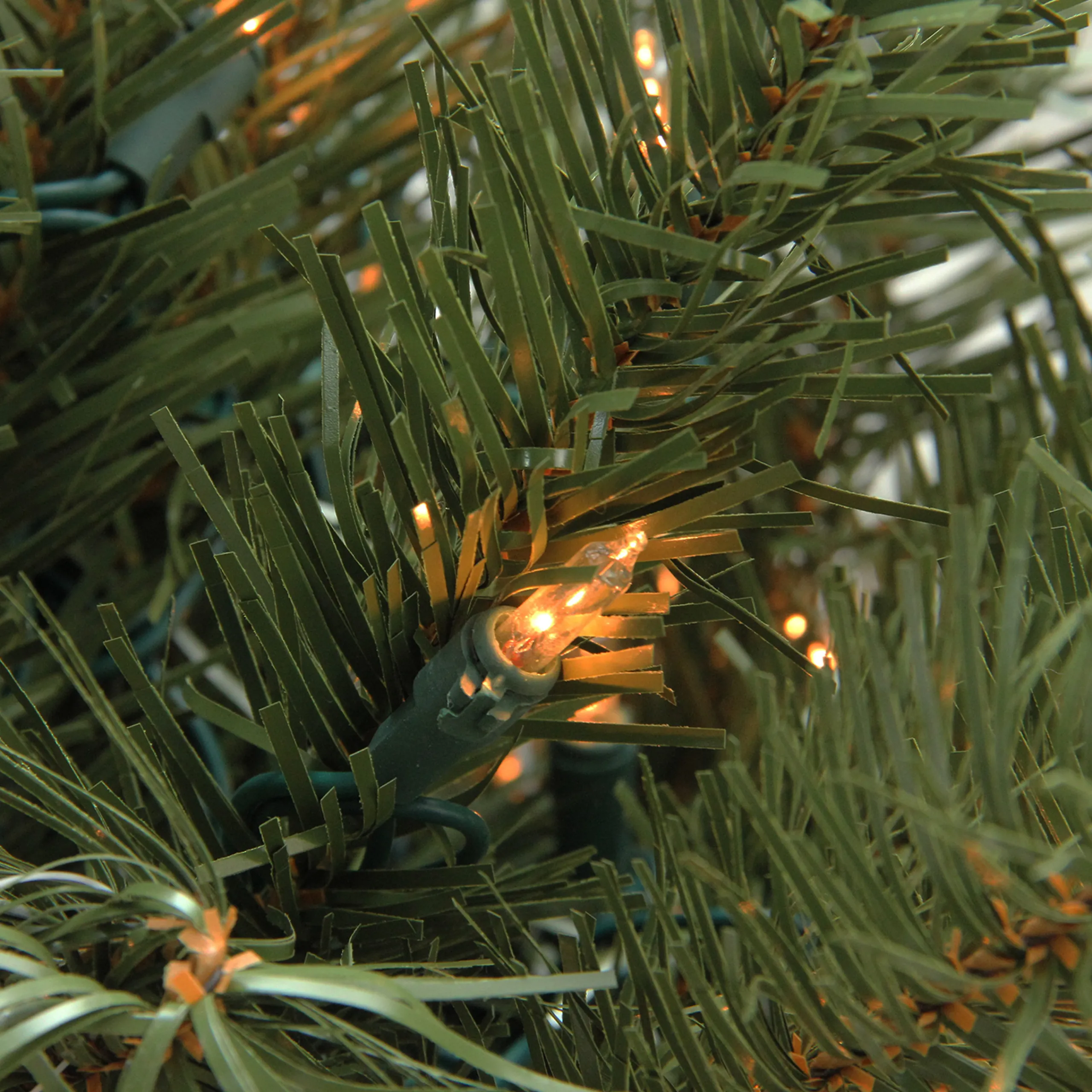 Northlight 7 And 7.5 Feet Tall>7.5' Pre-Lit Medium Niagara Pine Artificial Christmas Tree - Clear Lights