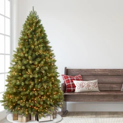 CC Christmas Decor Pre-Lit Traditional Trees>7.5' Pre-Lit Middlebury Spruce Artificial Christmas Tree, Clear Lights