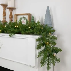 Pre-Lit Garland*Northlight 9' X 10