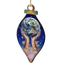 Designocracy Angels & Cherubs>Set Of 2 Hands Holding Earth Wooden Christmas Ornaments 5.5"