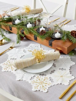 Linens*CC Home Furnishings Set Of 4 Silver Colored Snowflake Design Placemats 19