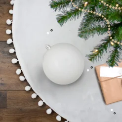 Northlight Shatterproof>Shiny White Shatterproof Christmas Ball Ornament 4" (100Mm)